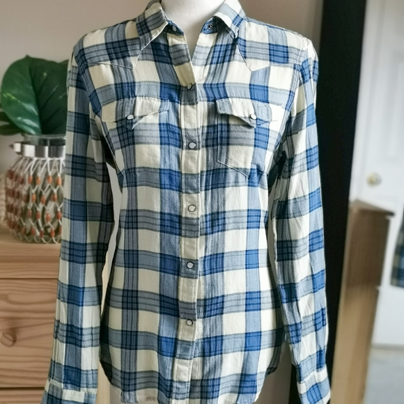 Chaps Tops - Chaps Plaid Button Down Women's Shirt NWOT Medium Chaps Tops - Chaps Plaid Button Down Women's Shirt NWOT Medium